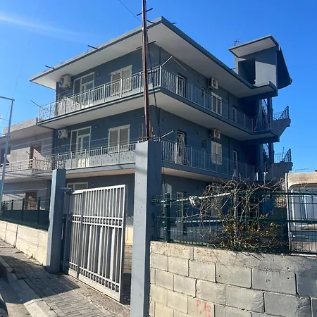 E&m Apartment *