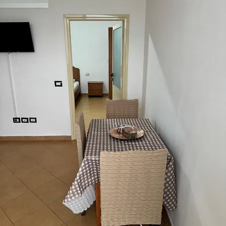 E&m Apartment Vlorë